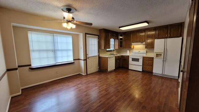 Building Photo - Coming Soon In Gardendale!!!