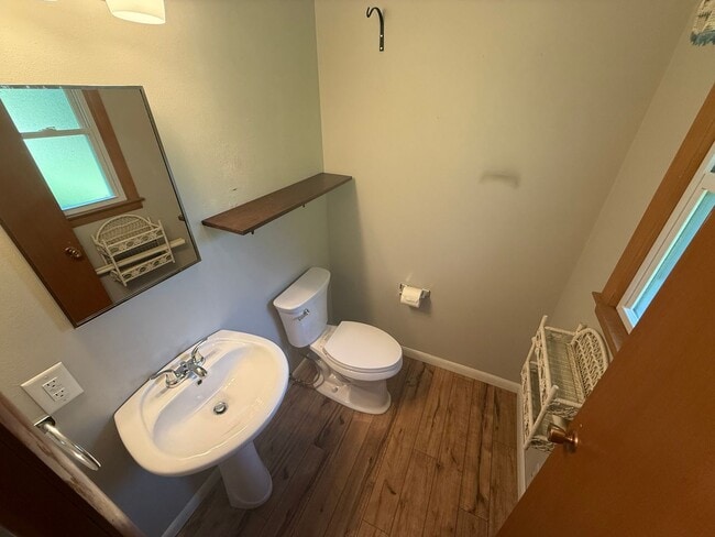 Building Photo - Updated 3BR Home in Prime Wauwatosa Locati...