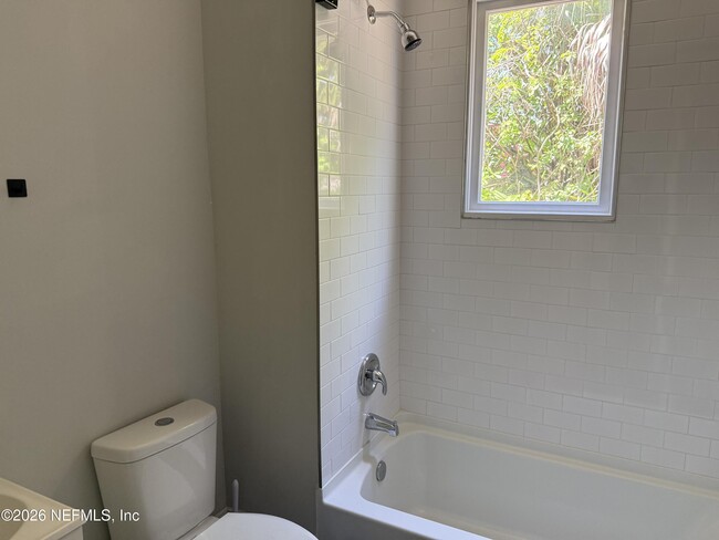 Building Photo - 1918 Redell St