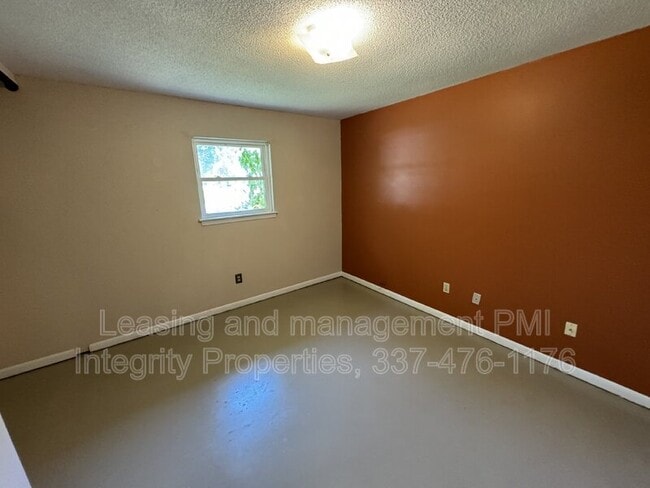 Building Photo - 114 Damon Dr