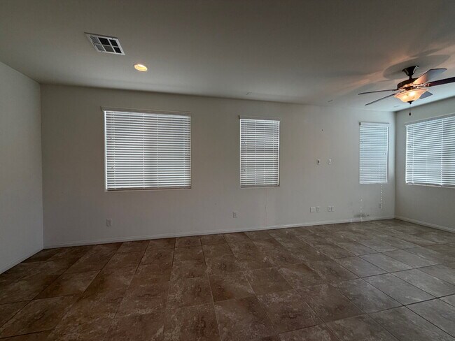 Building Photo - 5624 Swan Bridge St