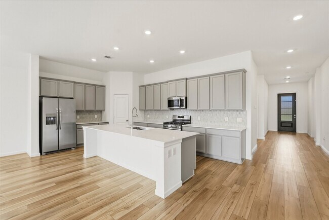 Building Photo - 6407 Amberwood Dr