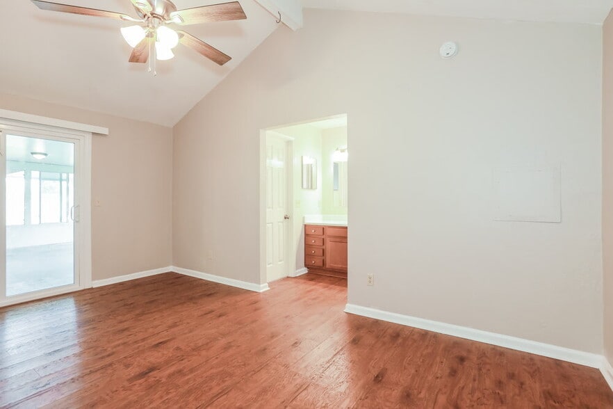 Building Photo - 2647 Beaumont Ct