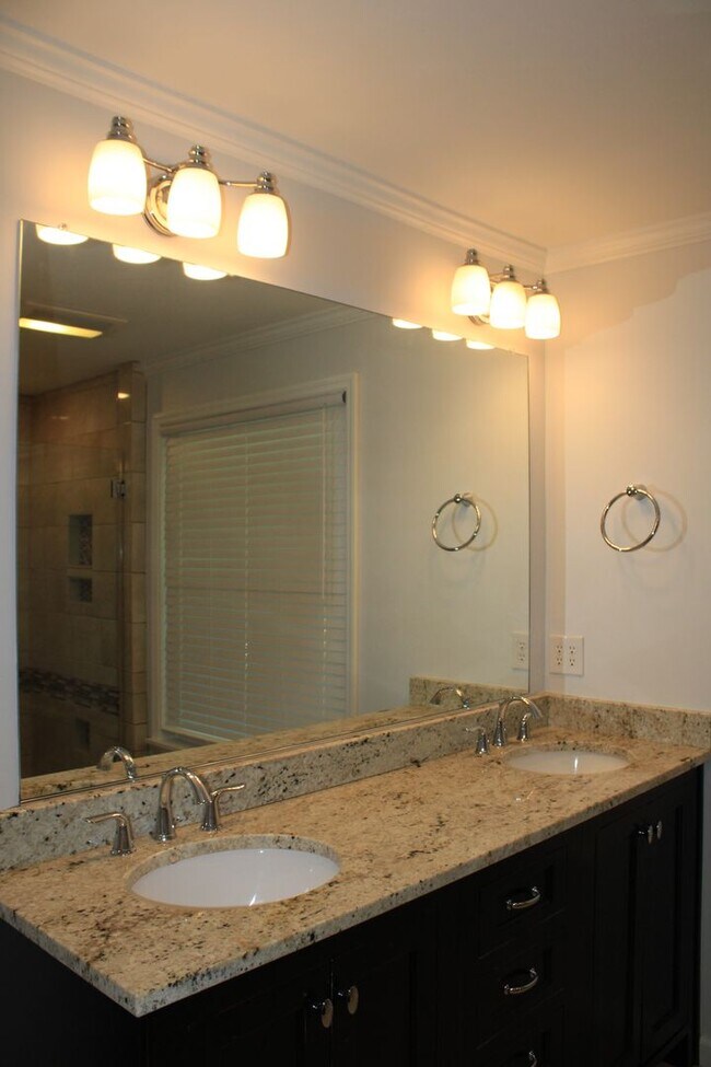 Building Photo - 3 Bedroom 2 bath W/ Bonus In Hammond Hills