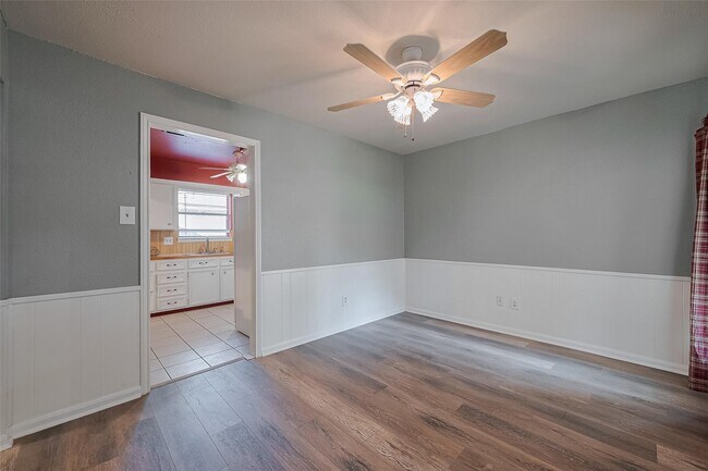 Building Photo - 2762 Foliage Green Dr