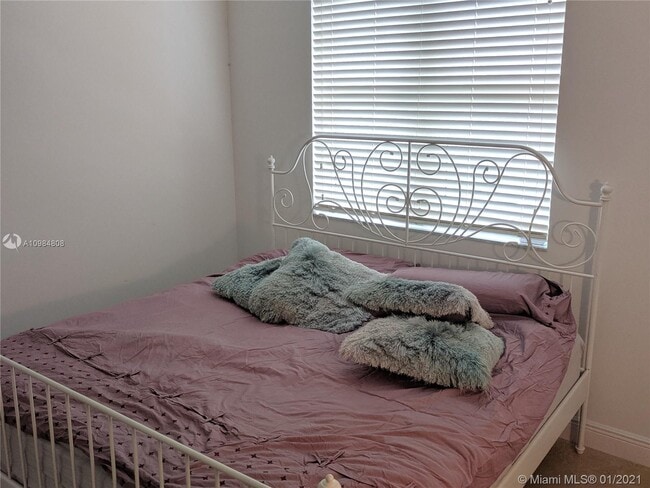 Building Photo - 20000 E Country Club Dr