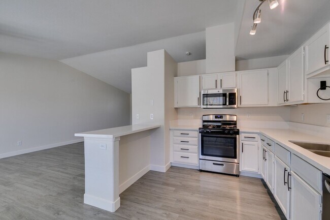 Building Photo - Charming Single-Story 3 bed Home with RV P...