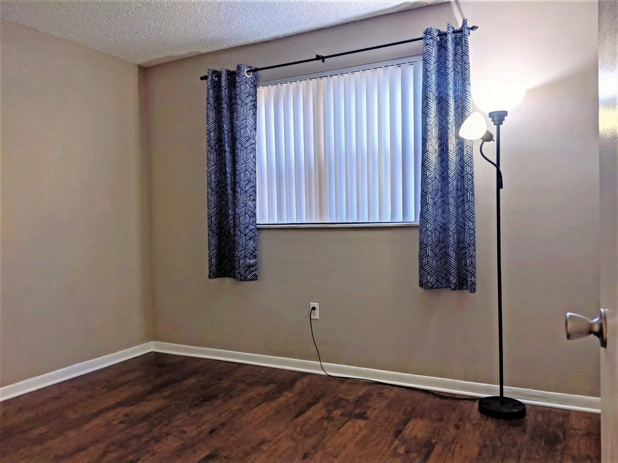 Secondary bedroom - 9959 Nob Hill Ct