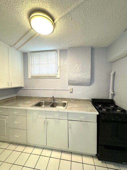 Building Photo - 828 E 100 S