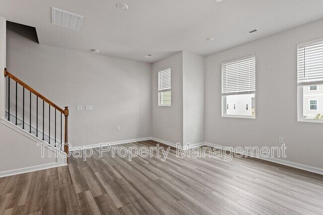 Building Photo - 328 Hemley Trl