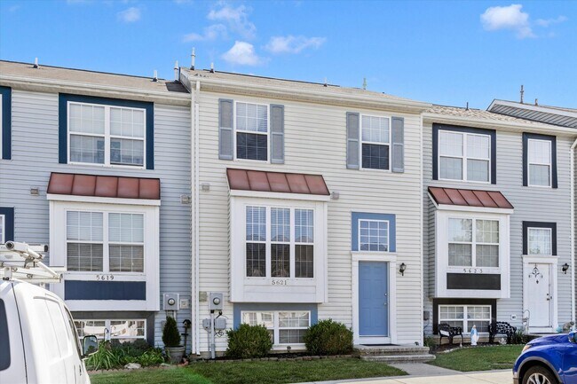 Building Photo - New Market West Rental