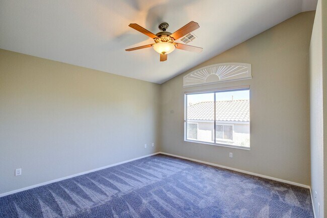 Building Photo - 4 Bedroom Home in Green Valley Ranch