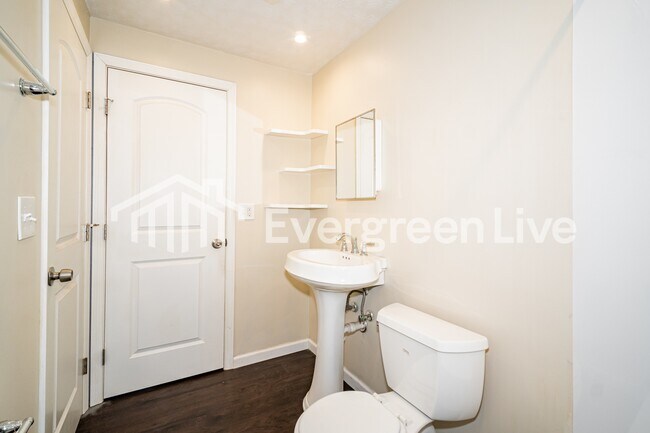 Building Photo - 7414 Cedar Knolls Dr