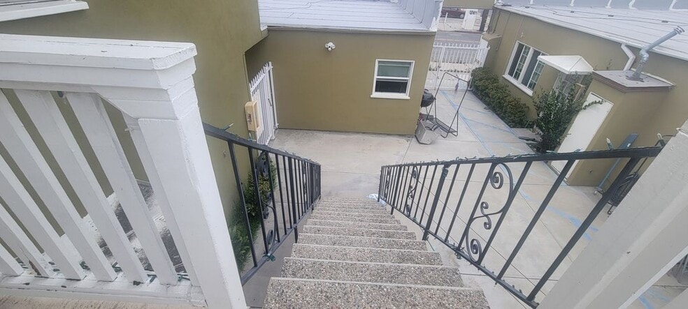 Building Photo - 6202 Cherry Ave