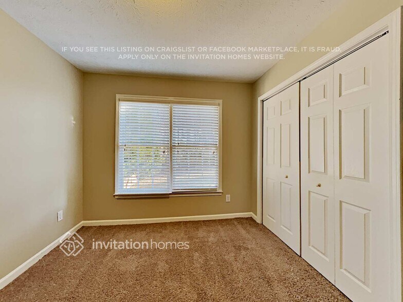 Building Photo - 3925 Riversong Dr NW