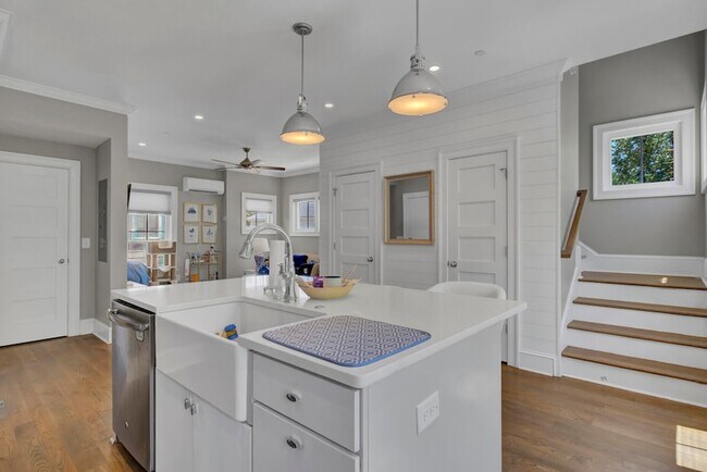 Building Photo - 315 Ashley Ave