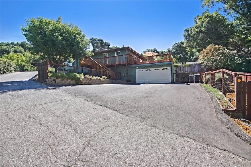 Building Photo - 416 Sherman Dr