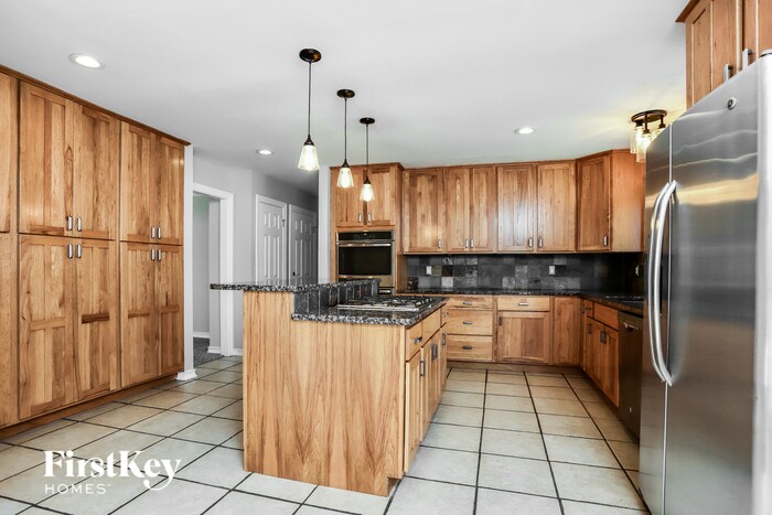 Building Photo - 16342 Peppermill Dr