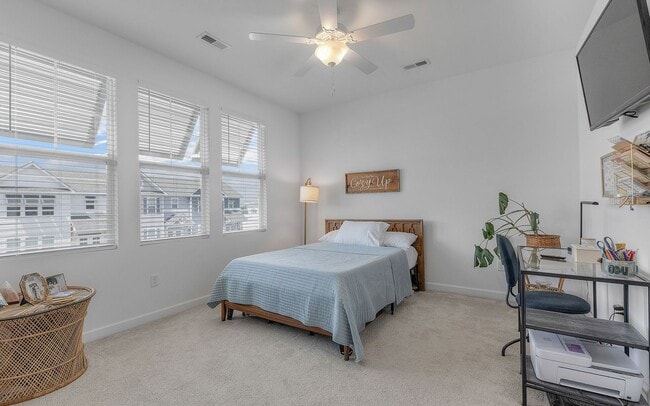 Building Photo - A MUST SEE!! 2-Bedroom Townhome In The Tern! Attached Garage - 400 Yards From Beaches - Dog Frien...