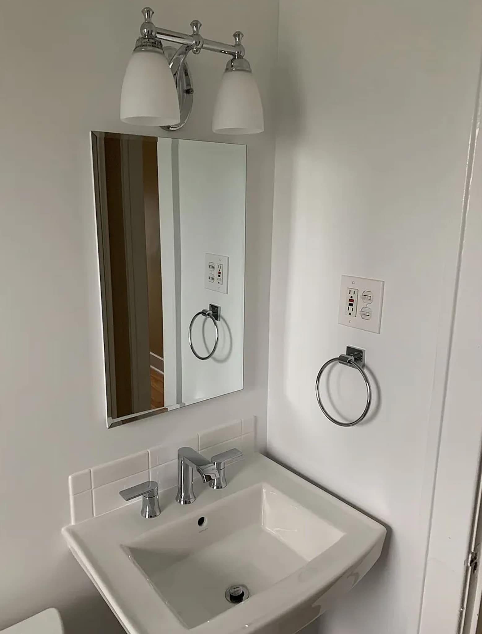 Bathroom sink - 164 Jewell St