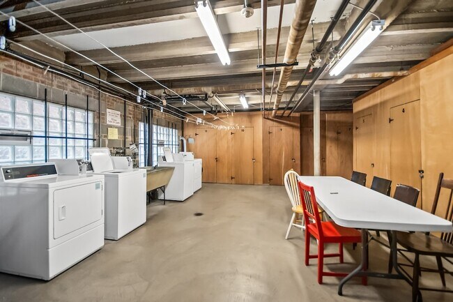 Building Photo - 2230 Central St