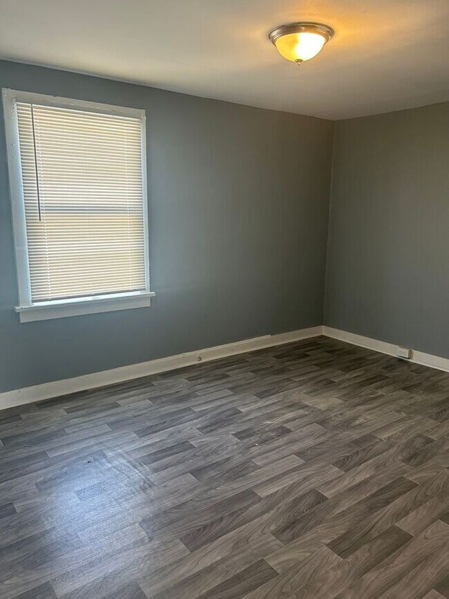 Building Photo - Gorgeous 3 Bed 1 Bath Home For Rent!