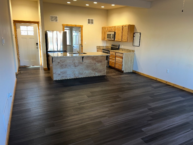 Building Photo - 351 W Buttercup Way