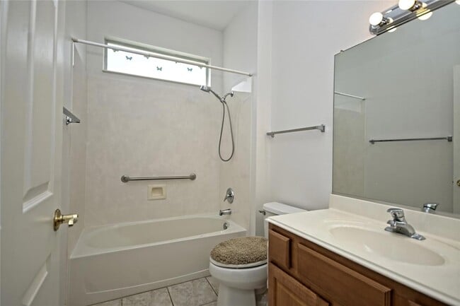 Building Photo - 112 Bluebell Dr