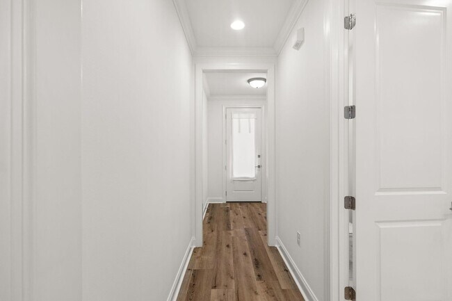 Building Photo - 217 Windrow Way