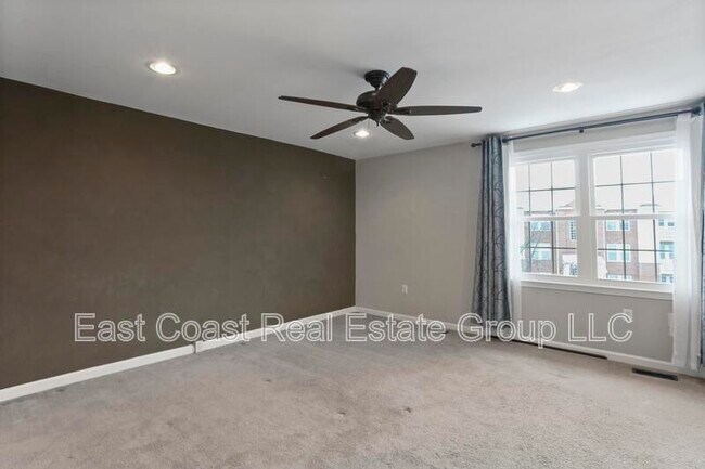 Building Photo - 8033 Hollow Reed Ct