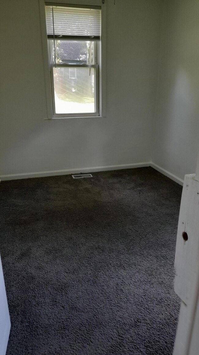 Building Photo - 23362 Springbrook Dr