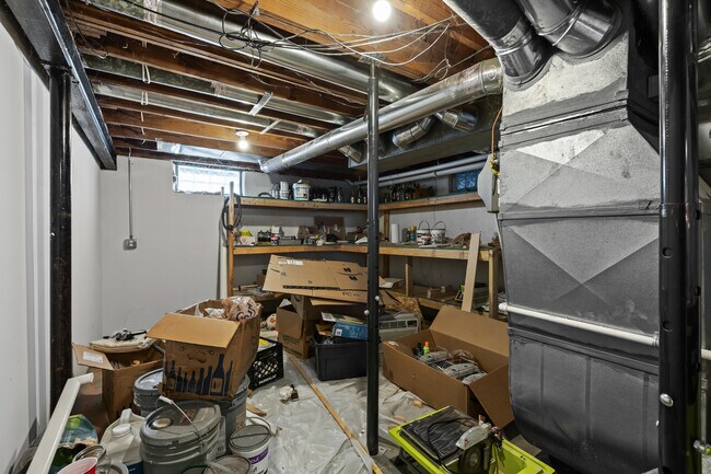 Building Photo - 4521 Thorncroft Ave