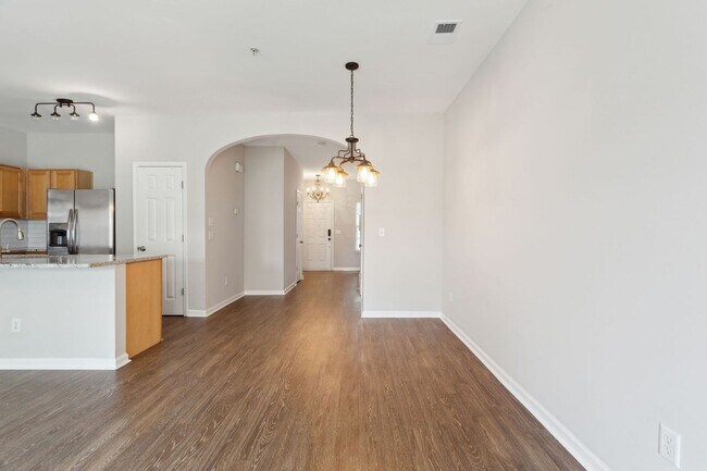 Building Photo - 372 Azalea Cir