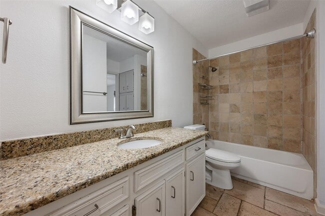 Building Photo - 3138 Honey Tree Ln