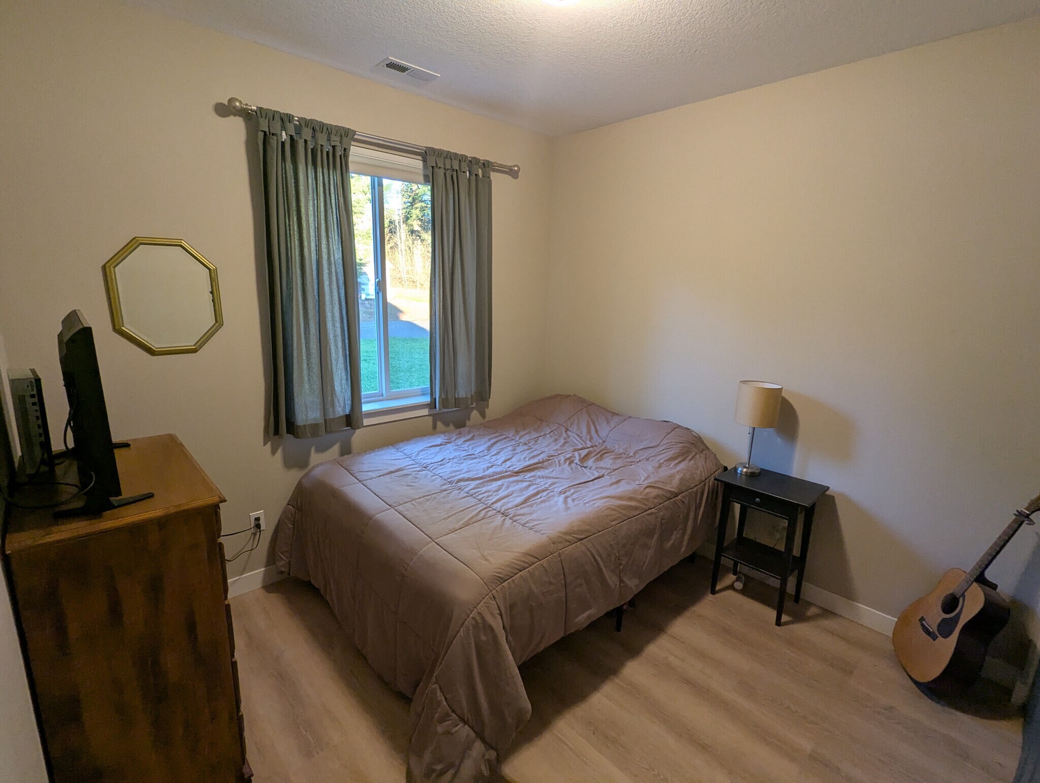 Building Photo - 342 Helens Ln