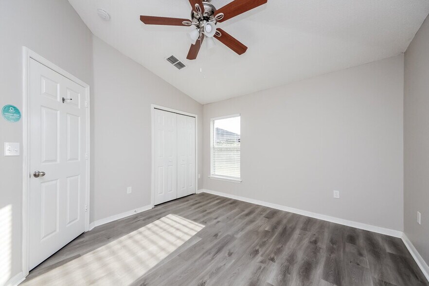 Building Photo - 1323 Dover Dr