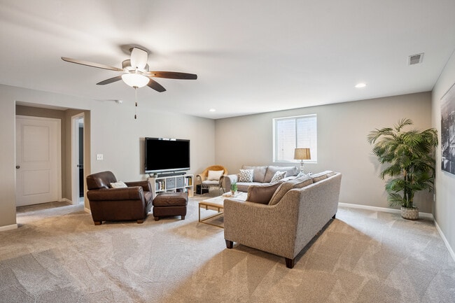 Building Photo - 3016 Sherwood Dr
