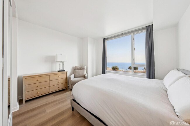 Building Photo - 501 Beale St