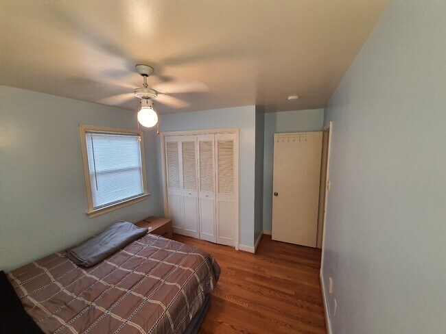 Building Photo - 5320 Lingle Ln