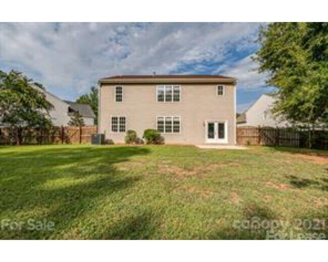 Building Photo - 1505 Niall Ln