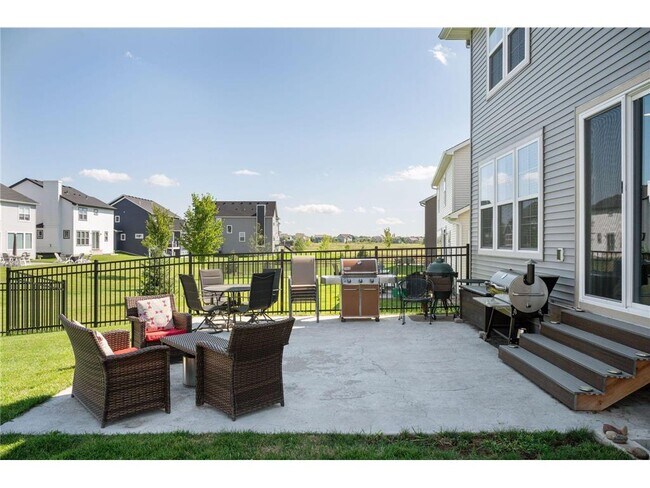 Building Photo - 6303 Jensen Ave S