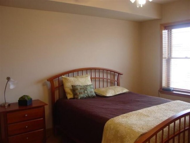 Building Photo - 113 Clinton St