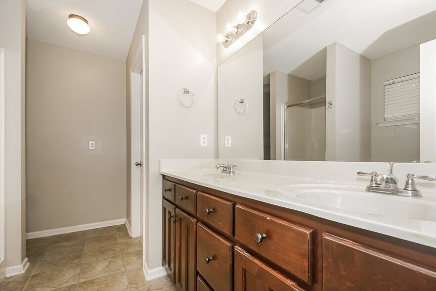 Building Photo - 10229 Cottage Farms Dr