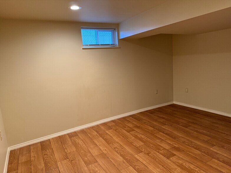 Building Photo - 7405 NE Prescott St