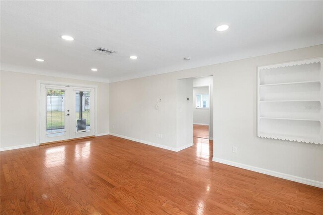 Building Photo - 1966 Sandra Dr