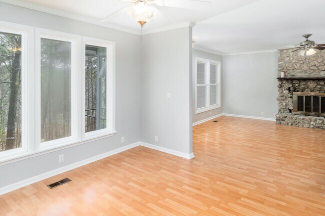 Building Photo - 16 Malaga Cir