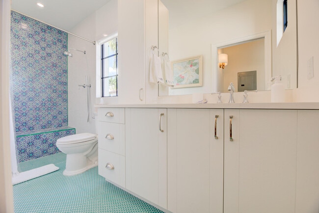 Building Photo - 110 Marine Way