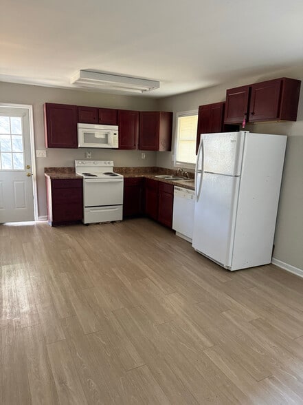 Primary Photo - 2830 Rex Rd