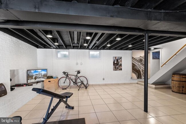 Building Photo - 9 Lakeview Terrace