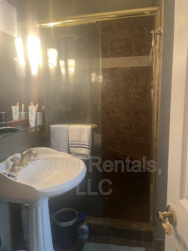 Building Photo - 79 Society St